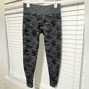 Gymshark Black Gray Camo Seamless Scrunch Leggings
